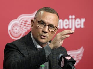 Blesková správa horúceho leta: Yzermanov plán zlyhal, legenda NHL končí vo funkcii GM