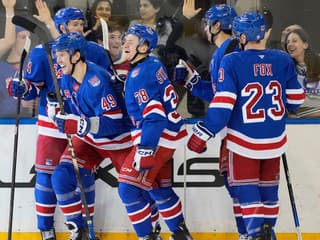 VIDEO Skvelý Sýkora s ďalším gólom pri vysokej výhre proti Fehérvárymu, víťazný St. Louis s Dvorským