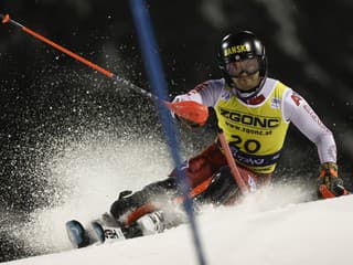 VIDEO Šokujúci záver: Strhujúci nočný slalom v Madonne priniesol senzačného víťaza