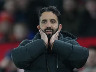 Prídem na koni a budem hrať s dvomi obrancami: Amorim reaguje na kritikov Manchestru United
