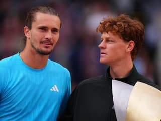 Veľkolepé wimbledonské finále dvoch najväčších hviezd: Obháji Sinner titul s rozbehnutým Zverevom?