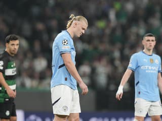 Švédsky kanonier hetrikom zostrelil Manchester City, Liverpool nedal nemeckému majstrovi šancu