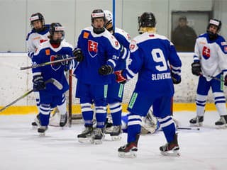 Krutá facka hneď na úvod: Slovenskí hokejisti schytali dvojciferný debakel