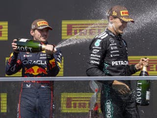 Russell si kopol do Verstappena za reči o konci v F1: Keď vyhrával, tak sa nesťažoval