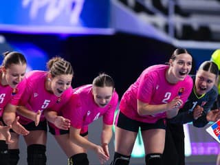 Majsterky Európy v plnej ráži! Slovenky zaknihovali prvú výhru na MS, naša brankárka čarovala
