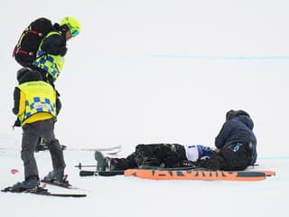 ZOH 2026 Chvíle hrôzy na U-rampe: Veľký favorit skončil po vážnom páde nehybne ležať