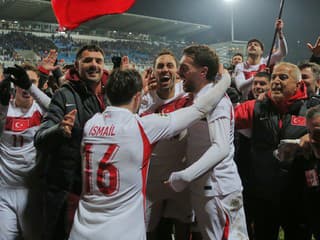 Sen premožiteľa Slovenska zmarili Turci, Švédsko napriek spackanej kvalifikácii pôjde na MS