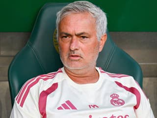Zavolal mu podvečer a plakal: Mourinho priznal, s kým podpísal zmluvu, nakoniec bolo všetko inak