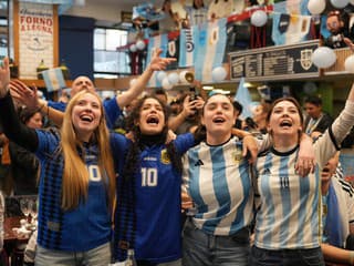 MS VO FUTBALE 2026 Hľa, ako vyzerá pravé šialenstvo! V Buenos Aires žili všetky ulice, cudzí ľudia sa objímali