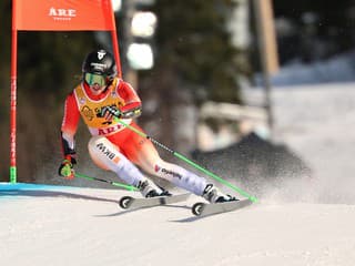 Po prvom kole sa na čele disciplíny rysuje tesný súboj: Shiffrinovej pokazila jazdu chyba