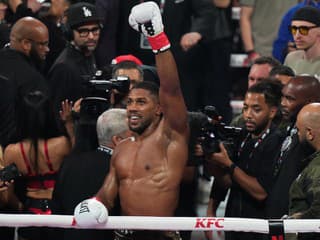 Anthony Joshua bol prepustený z nemocnice: Zamieril rovno do pohrebného ústavu