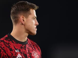 Počítajú s mladým brankárom: Predĺžil zmluvu s Manchestrom United a mieri neďaleko na hosťovanie