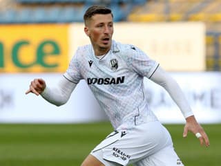 Slovenský reprezentant mení dres v rámci českej ligy, Vozábal: On je profík