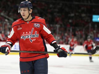VIDEO Líder mužstva sa ukázal: Fehérváry prispel víťazstvu Capitals, bol pri dvoch góloch