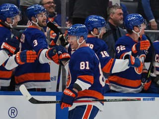 VIDEO V Devils odstrčený, v Islanders vítaný: Nemcov ex-spoluhráč zažil parádnu premiéru v novom drese