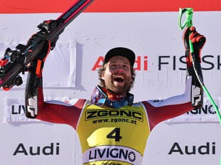 VIDEO Rozprávkový týždeň pre Rakúsko: Odermatt čelí nebezpečnému prenasledovateľovi