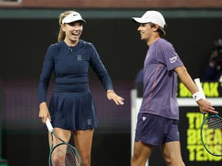 Spečatili svoju lásku: Hviezdny tenisový pár si povedal áno počas finále Wimbledonu