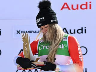 VIDEO Prvé poolympijské preteky: Zjazd žien s nečakanou víťazkou, o pódiu rozhodli stotiny