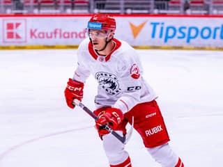 K hladkej výhre českého klubu prispel aj slovenský obranca: Třinec na domácom ľade vygumoval Zvolen
