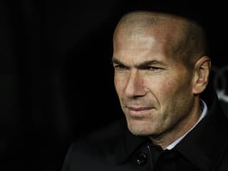 To o čom sa dlho špekulovalo sa stáva realitou: Legendárny Zidane prevezme žezlo po Dechampsovi