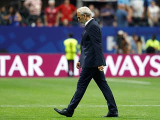 MS VO FUTBALE 2026 Smutný moment po vyradení z MS: Na tlačovej konferencii mu oznámili úmrtie otca
