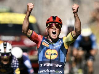 Dokonalý deň pre Lidl-Trek: Pedersen triumfoval, dopĺňal ho druhý Simmons