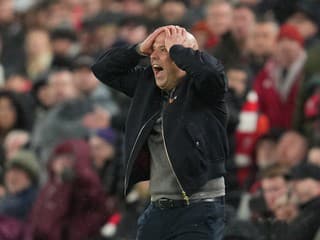 Najskôr jedno, potom druhé: Liverpool musí v lete vyriešiť jeden zásadný problém