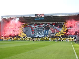 Vulgarizmy a transparent adresovaný SFZ: Spartak a Slovan dostali pokuty po vzájomnom dueli