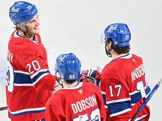 VIDEO Slafkovský gólom započal hladký triumf Montrealu, Dvorský bol pri vysokej výhre