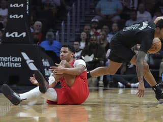 Znova a znova: Basketbalista Miami utrpel vážne zranenie a sezóna pre neho končí