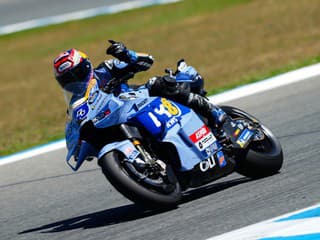 VIDEO Zábery len pre silné povahy: Favorit MotoGP skončil v nemocnici, víťazný Talian