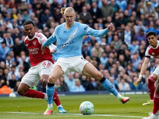 Boj o ligový titul sa poriadne dramatizuje: Manchester City zvládol kľúčový šláger a naháňa Arsenal
