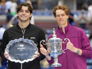 VIDEO Bitka o titul hotová za dve aj štvrť hodiny: Mužské finále US Open sa skončilo príliš rýchlo