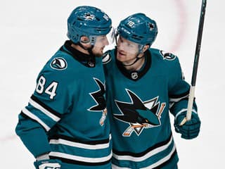 VIDEO Regenda opäť hviezdou zápasu! Dôvod na radosť mal aj Černák, Devils bez Nemca schytali debakel