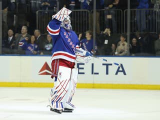 VIDEO Lepšie sa to trafiť nedalo: Mimoriadny moment, ruský brankár skóroval v NHL!