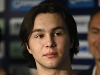 Z NHL sa presúva o level nižšie: Mišiak skončil v predsezónnom kempe Chicaga a mieri do AHL