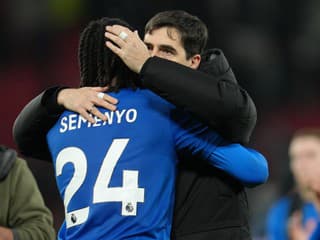 Prahne po ňom Liverpool aj Manchester United, tréner oňho nechce prísť: Nikdy neviete, čo sa stane