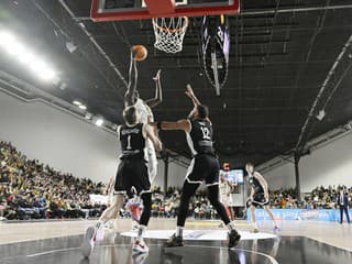 Zázrak z Tekova: Levice píšu basketbalovú rozprávku, Bratislavu opäť postavili na nohy