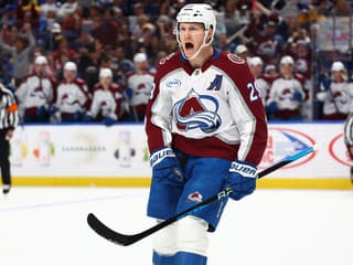 VIDEO Denverská légia skazy: MacKinnon, Makar, Nečas zavelili k víťazstvu na východe