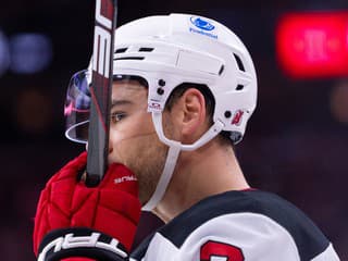 Devils dočasne bez ofenzívnej hviezdy: Nemcov spoluhráč opustil tím z nehokejového dôvodu