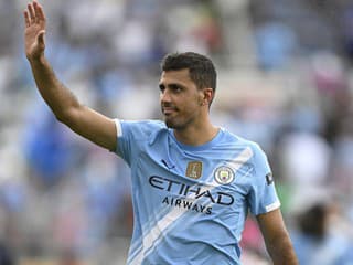 Triumf v šlágri gigantov si vybral svoju daň: Hviezda Manchestru City sa zvíjala v bolestiach