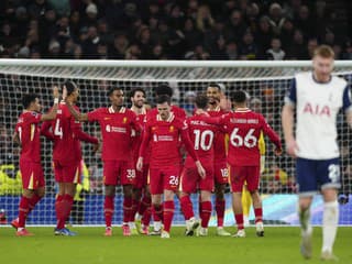 Nedráždite Liverpool bosou nohou: Na štadióne Tottenhamu sa diali bláznivé veci