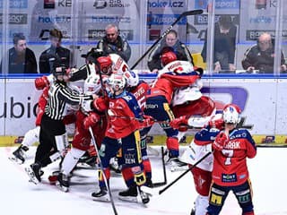 Kelemen o krok bližšie k majstrovskému titulu: Pardubice ovládli aj druhý finálový súboj s Třincom