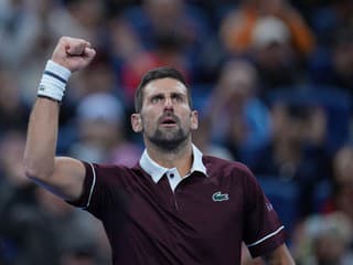 VIDEO Djokovič neprestáva udivovať tenisový svet: Nezastavil ho ani Zverev, famózna šnúra pokračuje