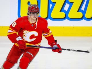 Tohtosezónnu premiéru v NHL má na dosah: Martin Pospíšil sa vrátil do tímu Calgary Flames