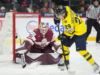 VIDEO Súboj Švédska s Lotyšskom priniesol deväť gólov: Hokejové MS spoznali prvého semifinalistu