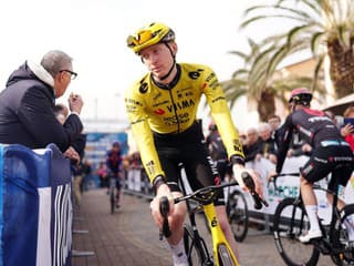 Tvrdý pád má vážne následky: Visma prišla pred posledným jarným monumentom o svojho lídra