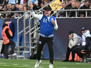 VIDEO Weiss by súčasný futbal hrať nechcel, tréner Kazachstanu po zápase pochválil Slovensko
