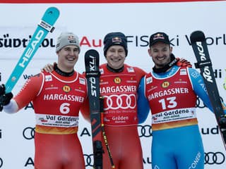 VIDEO Hmla, hmla, posúvanie pretekov: Skrátený zjazd mal netradičný priebeh, ale očakávaného víťaza