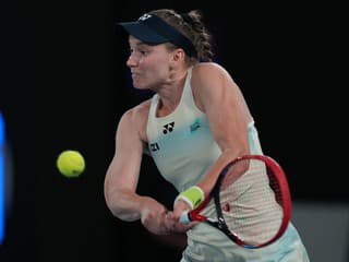 VIDEO Z jasného duelu bola dráma: Bláznivý druhý set, poznáme obe finalistky Australian Open